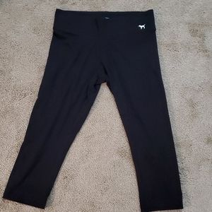 VS Pink Yoga Capris